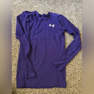 Women’s medium stretchy heat gear under base layer underarmour purple